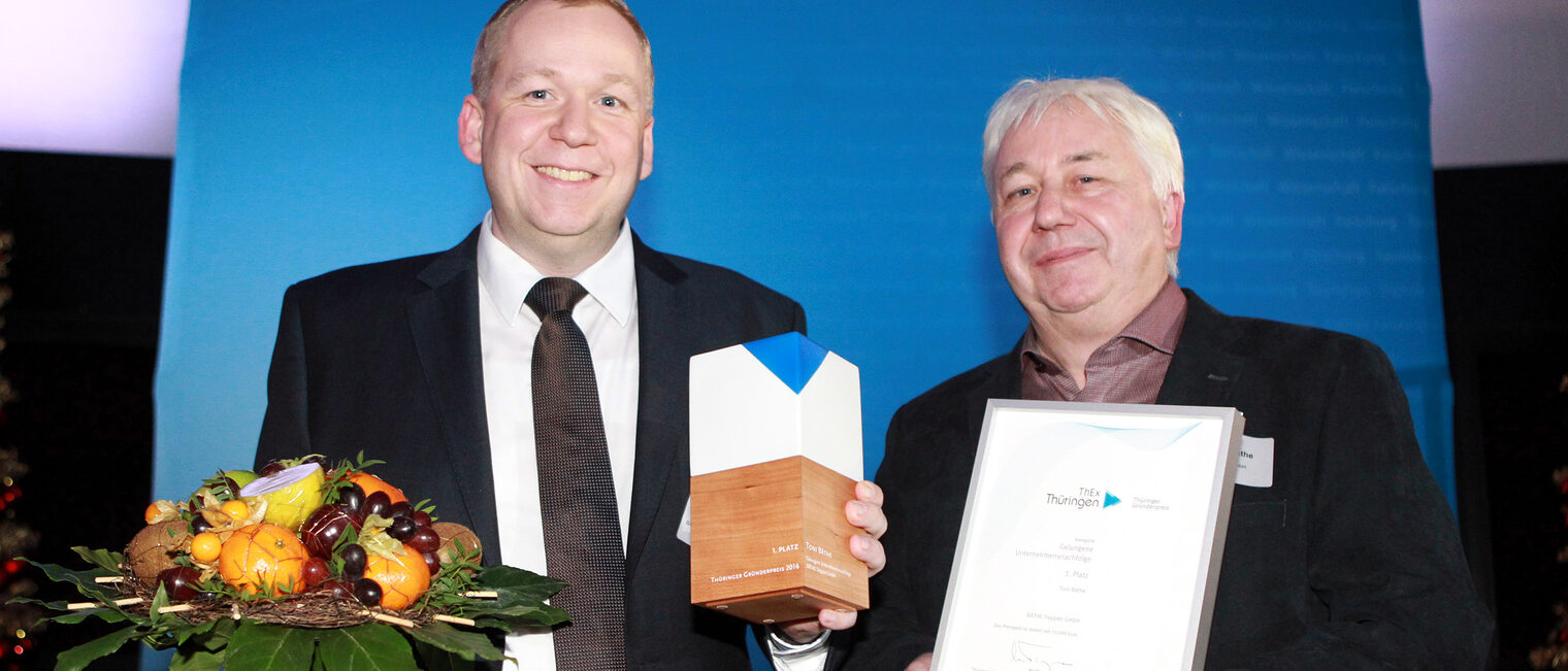Toni und Eberhardt Bäthe freuen sich am 30. November über Anerkennung und Preis im Jenaer Planetarium.