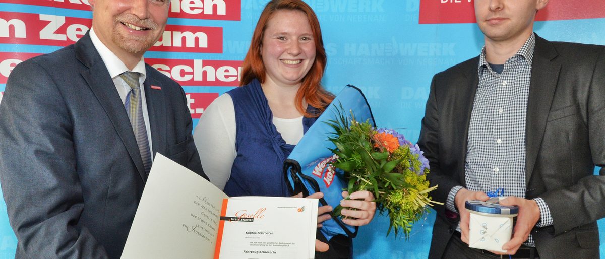 150 junge Frauen und Männer erhielten am 16. Juli 2015 im Berufsbildungszentrum der Handwerkskammer Erfurt ihre Gesellen- und Facharbeiterbriefe in 17 Berufen 150 junge Frauen und Männer erhielten am 16. Juli 2015 im Berufsbildungszentrum der Handwerkskammer Erfurt ihre Gesellen- und Facharbeiterbriefe in 17 Berufen
