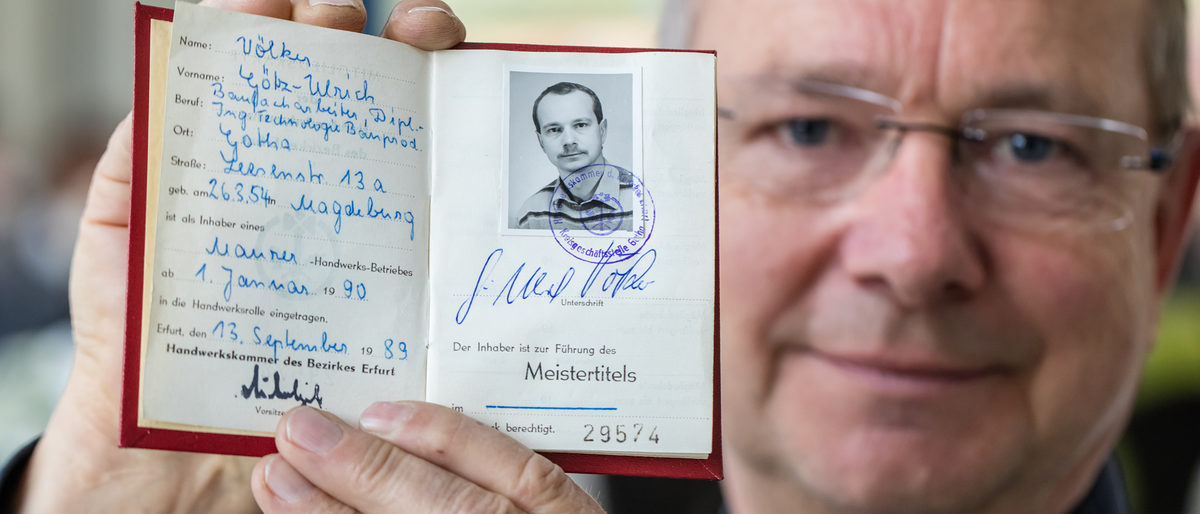 Auszeichnungsveranstaltung der Handewerkskammer Erfurt fuer 25-jaehrige Jubilaeen von Handwerksbetrieben am 15.10.2015 in Erfurt ( Thueringen ). Foto: Michael Reichel/arifoto.de Auszeichnungsveranstaltung der Handewerkskammer Erfurt fuer 25-jaehrige Jubilaeen von Handwerksbetrieben am 15.10.2015 in Erfurt ( Thueringen ). Foto: Michael Reichel/arifoto.de Schlagwort(e): lth