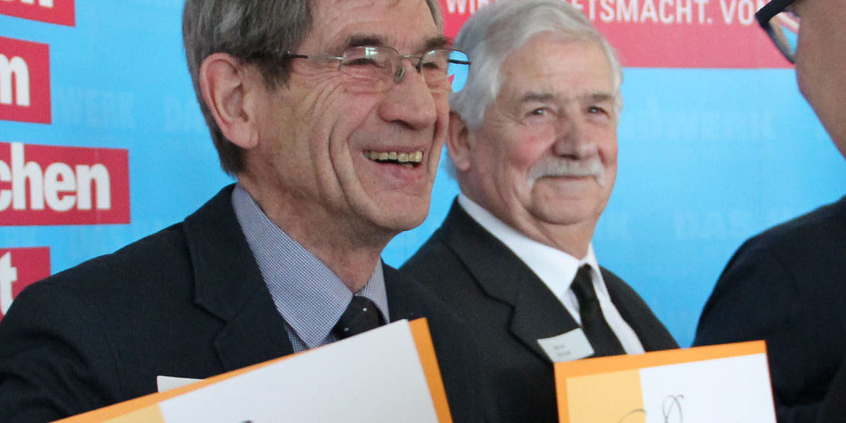 Altmeister aus über 20 Gewerken erhielten ihre Goldenen Meisterbriefe. Altmeister aus über 20 Gewerken erhielten ihre Goldenen Meisterbriefe.