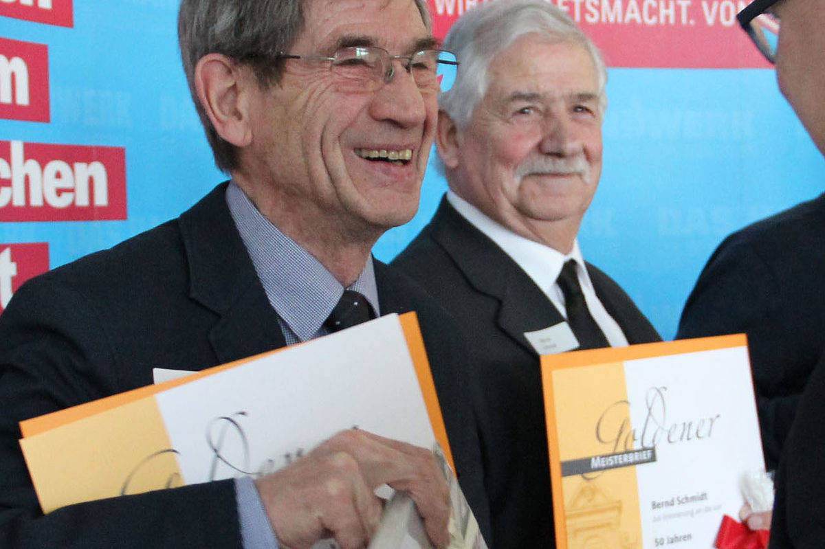 Altmeister aus über 20 Gewerken erhielten ihre Goldenen Meisterbriefe. Altmeister aus über 20 Gewerken erhielten ihre Goldenen Meisterbriefe.