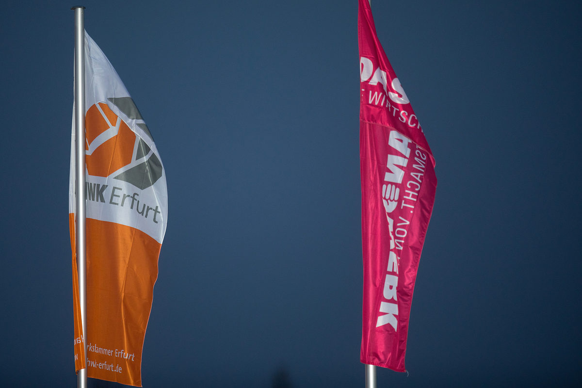Am Samstag, den 17. Februar 2018, war es soweit: 200 Jungmeisterinnen und Jungmeister aus Mittel- und Nordthüringen erhielten bei der Meisterfeier der Handwerkskammer Erfurt ihre Meisterbriefe und feierten diesen Anlass mit 600 Gästen in der Erfurter Messe. Meisterfeier der Handwerkskammer Erfurt am 17.02.2018 auf der Messe Erfurt (Thüringen) Foto: Michael Reichel /arifoto.de Schlagwort(e): lth
