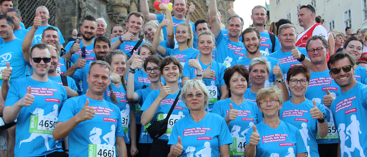 45 Läuferinnen und Läufer gingen am 6. Juni für das ¿Team Handwerk¿ beim RUN-Unternehmenslauf in Erfurt an den Start 45 Läuferinnen und Läufer gingen am 6. Juni für das ¿Team Handwerk¿ beim RUN-Unternehmenslauf in Erfurt an den Start