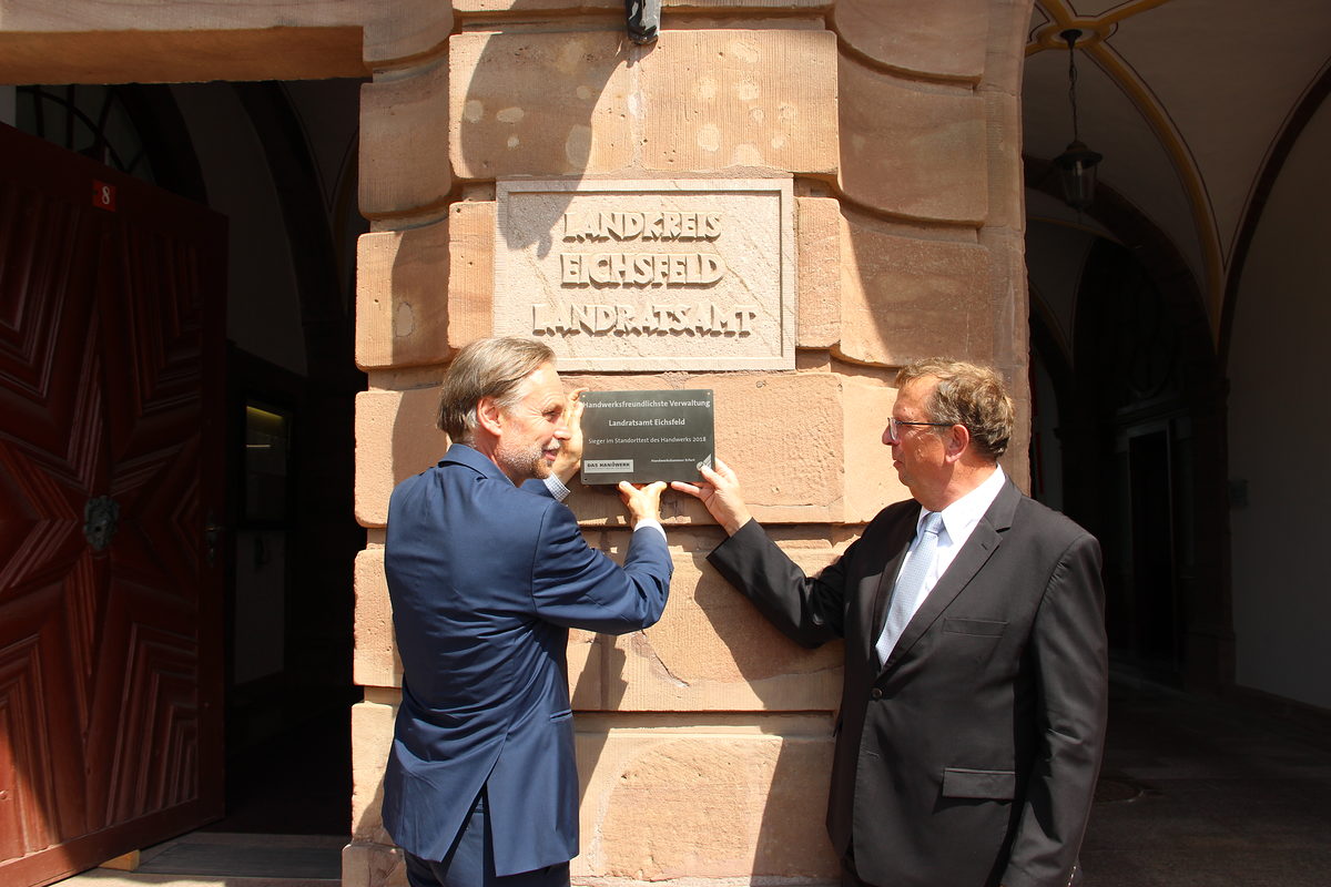Stefan Lobenstein, Präsident der Handwerkskammer Erfurt und Dr. Werner Henning, Landrat des Eichsfeld (v.l.) Stefan Lobenstein, Präsident der Handwerkskammer Erfurt und Dr. Werner Henning, Landrat des Eichsfeld (v.l.)