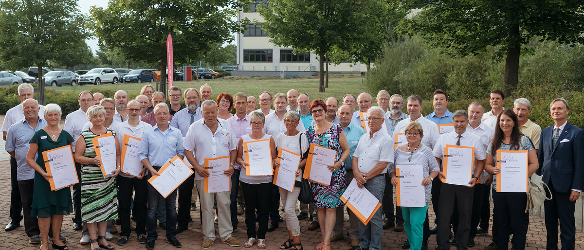Ehrung von Betriebsjubilaren des Handwerks durch Präsident Stefan Lobenstein am 07.08.2018 in Erfurt (Thüringen) . Foto: Michael Reichel / arifoto.de Ehrung von Betriebsjubilaren des Handwerks durch Präsident Stefan Lobenstein am 07.08.2018 in Erfurt (Thüringen) . Foto: Michael Reichel / arifoto.de Schlagwort(e): lth, Handwerk, Ehrungen