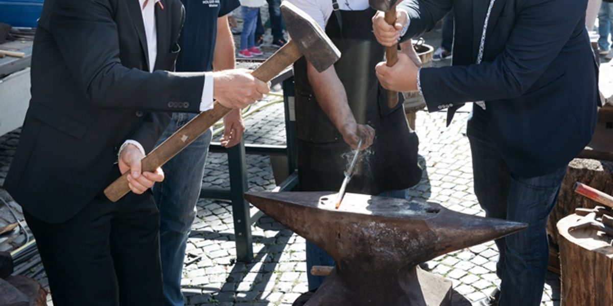 DAS HANDWERK DIE WIRTSCHAFTSMACHT. VON NEBENAN. Handwerkskammer Erfurt