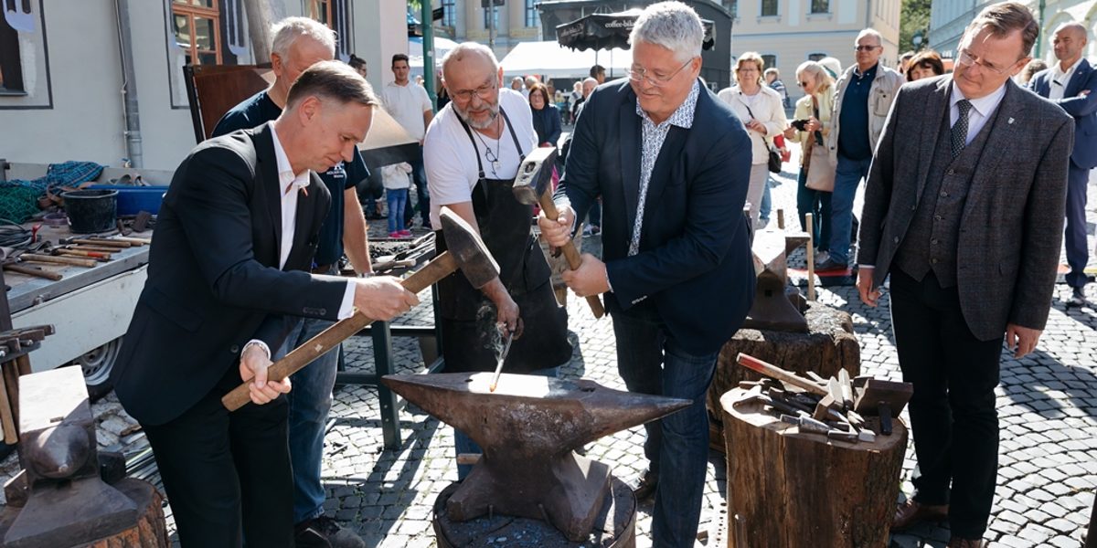 DAS HANDWERK DIE WIRTSCHAFTSMACHT. VON NEBENAN. Handwerkskammer Erfurt