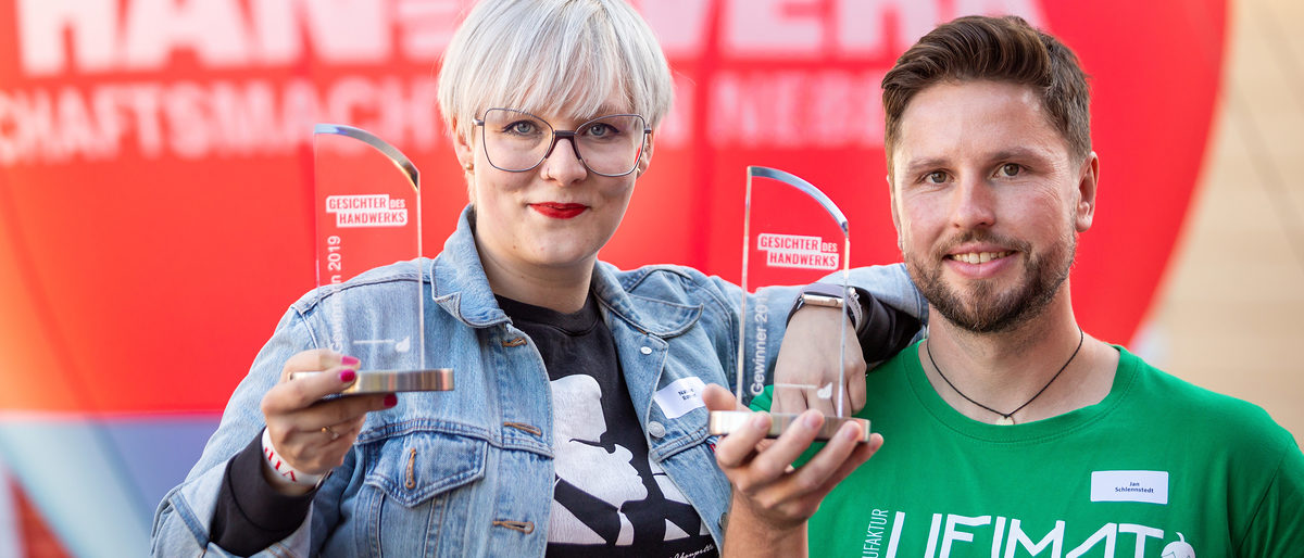 Natalie Rosner (28) aus Worbis und Jan Schlennstedt (35) aus Erfurt sind die ¿Gesichter des Handwerks¿. Die beiden setzten sich im Finale beim ¿Tag des Handwerks¿ in Weimar gegen zehn weitere Kandidaten durch. Foto: HWK/Michael Reichel Natalie Rosner (28) aus Worbis und Jan Schlennstedt (35) aus Erfurt sind die ¿Gesichter des Handwerks¿. Die beiden setzten sich im Finale beim ¿Tag des Handwerks¿ in Weimar gegen zehn weitere Kandidaten durch. Foto: HWK/Michael Reichel