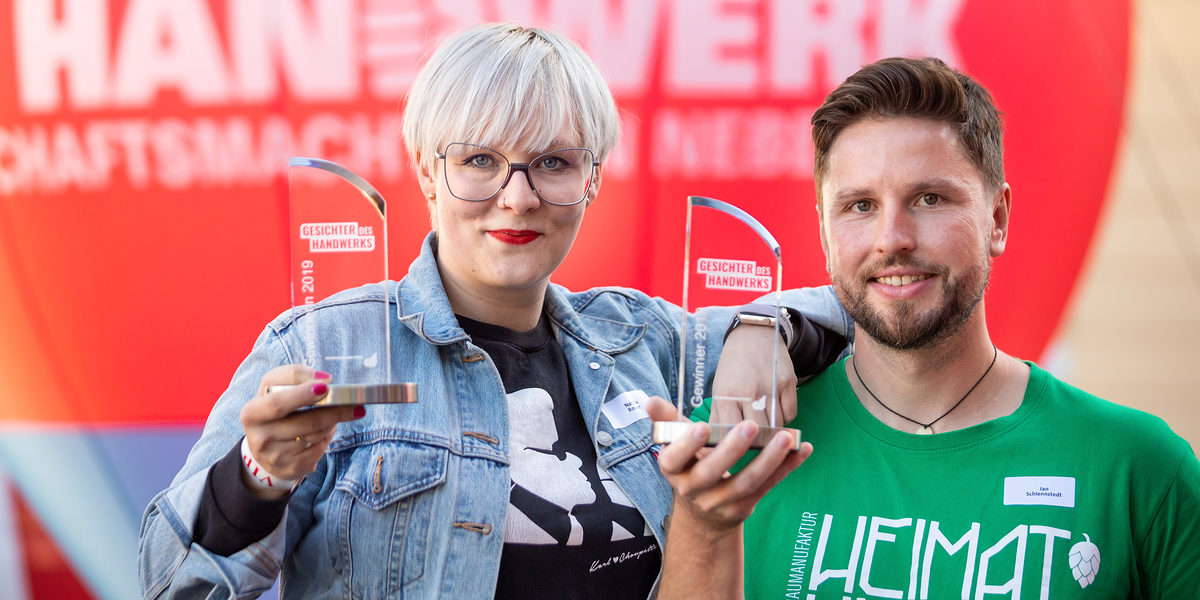 Natalie Rosner (28) aus Worbis und Jan Schlennstedt (35) aus Erfurt sind die "Gesichter des Handwerks 2019". Die beiden setzten sich im Finale beim Tag des Handwerks in Weimar gegen zehn weitere Kandidaten durch. Foto: HWK/Michael Reichel Natalie Rosner (28) aus Worbis und Jan Schlennstedt (35) aus Erfurt sind die "Gesichter des Handwerks 2019". Die beiden setzten sich im Finale beim Tag des Handwerks in Weimar gegen zehn weitere Kandidaten durch.