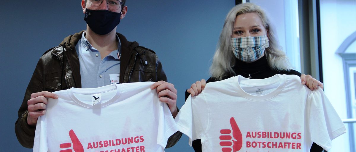 Leon Kedziora und Kaja Hesse engagie-ren sich als Ausbildungsbotschafter. Leon Kedziora und Kaja Hesse engagie-ren sich als Ausbildungsbotschafter.
