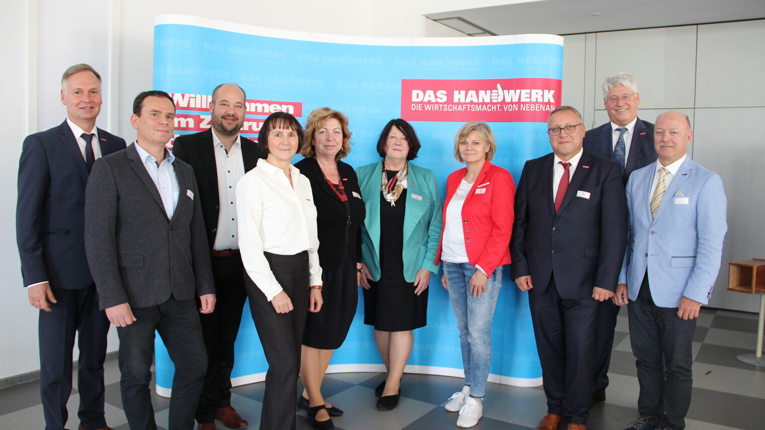 (v.li.) Stefan Lobenstein, Marcus Büchner, Dr. Julian Schwark, Dorit Geyer, Doris König, Karola Jacobi, Sybille Böhm, Holger Prüfer, Thomas Malcherek, Ulf Blumschein