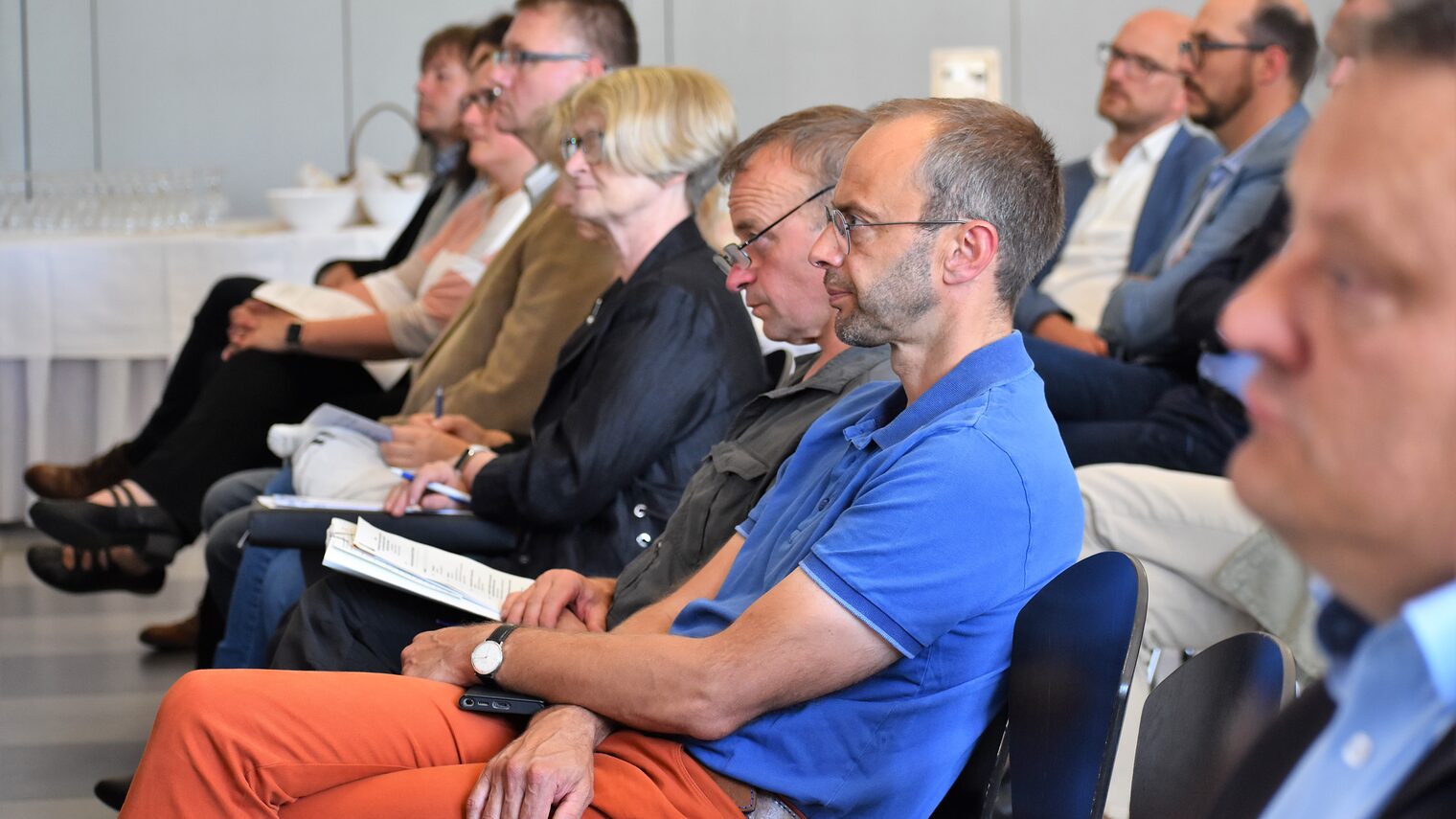 Im Berufsbildungszentrum der Handwerkskammer Erfurt fand am gestrigen Montag die Konferenz "Verzahnung von beruflicher und akademischer Bildung im Lichte ihrer Gleichwertigkeit" statt.