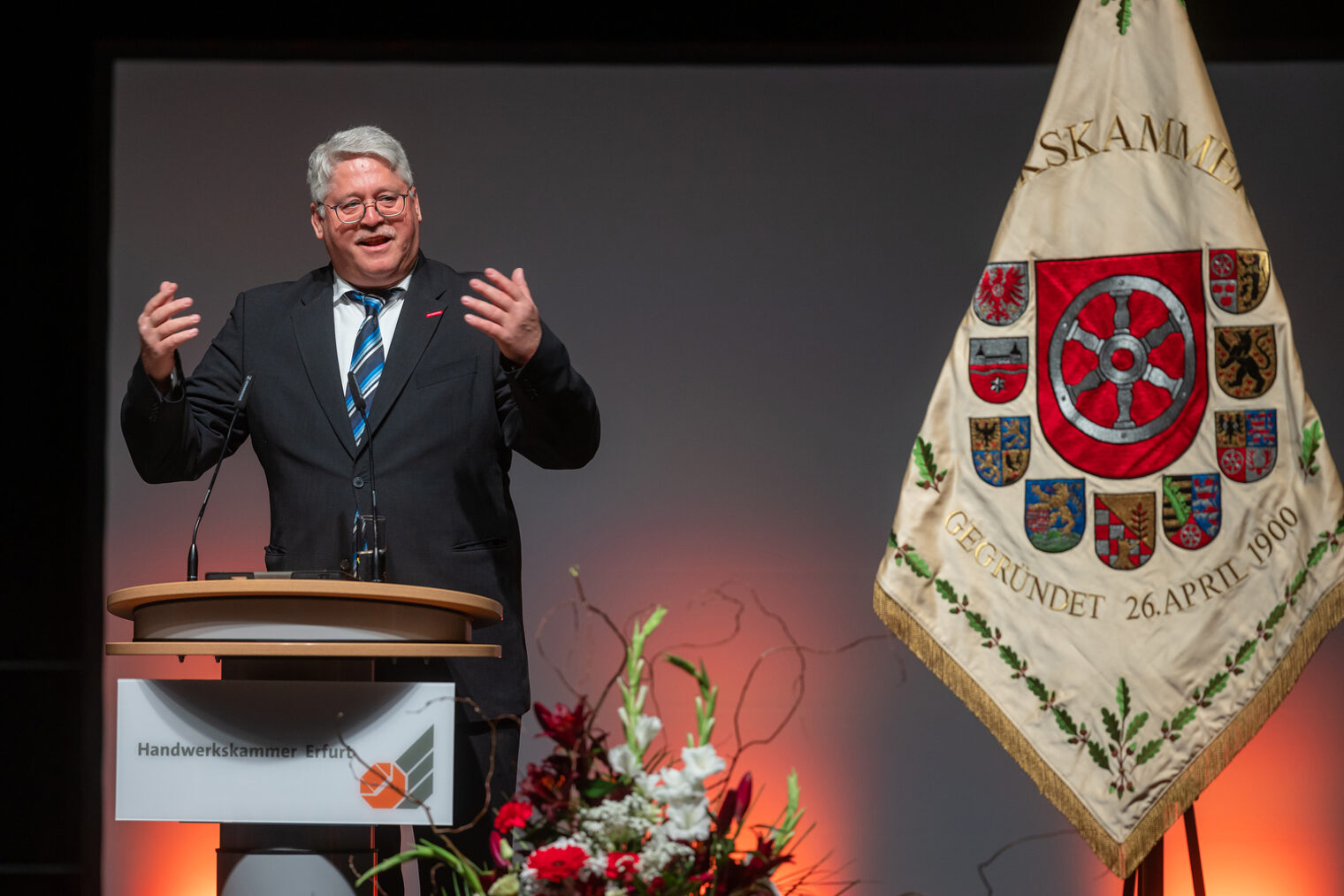 277 Jungmeisterinnen und Jungmeister im Handwerk ausgezeichnet - Meisterfeier 2023 der Handwerkskammer Erfurt in der Messehalle 1 der Messe Erfurt am Sonnabend, 11. Februar 2023 Meisterfeier der Handwerkskammer Erfurt in der Messehalle 1. Schlagwort(e): lth Handwerk