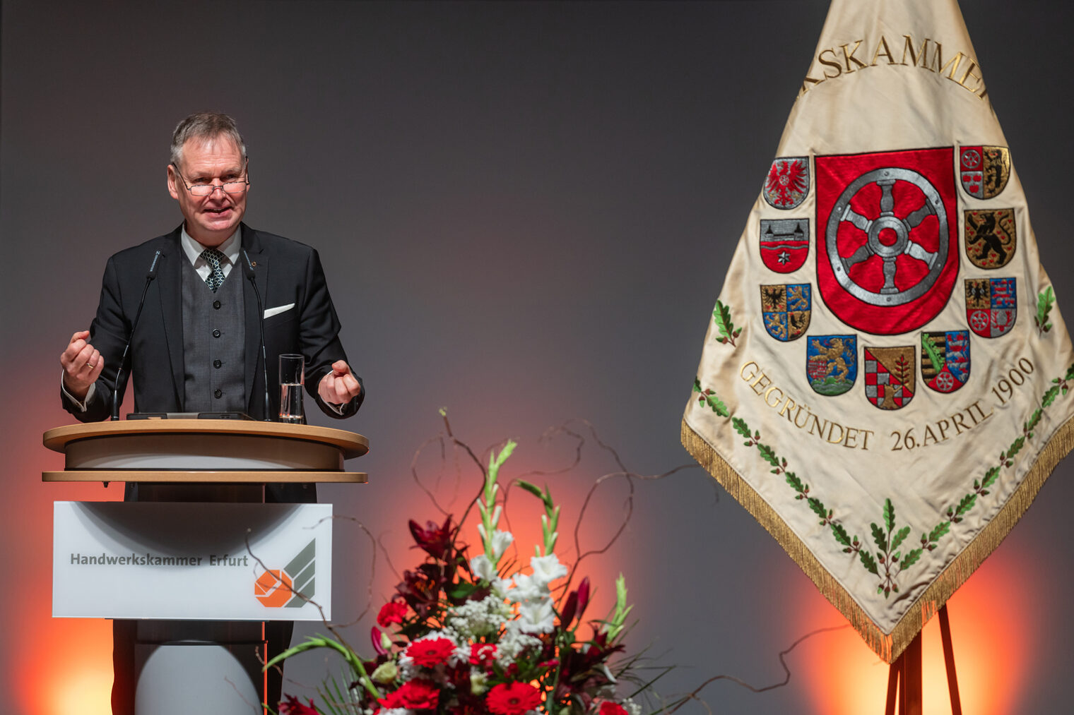 277 Jungmeisterinnen und Jungmeister im Handwerk ausgezeichnet - Meisterfeier 2023 der Handwerkskammer Erfurt in der Messehalle 1 der Messe Erfurt am Sonnabend, 11. Februar 2023 Meisterfeier der Handwerkskammer Erfurt in der Messehalle 1. Schlagwort(e): lth Handwerk