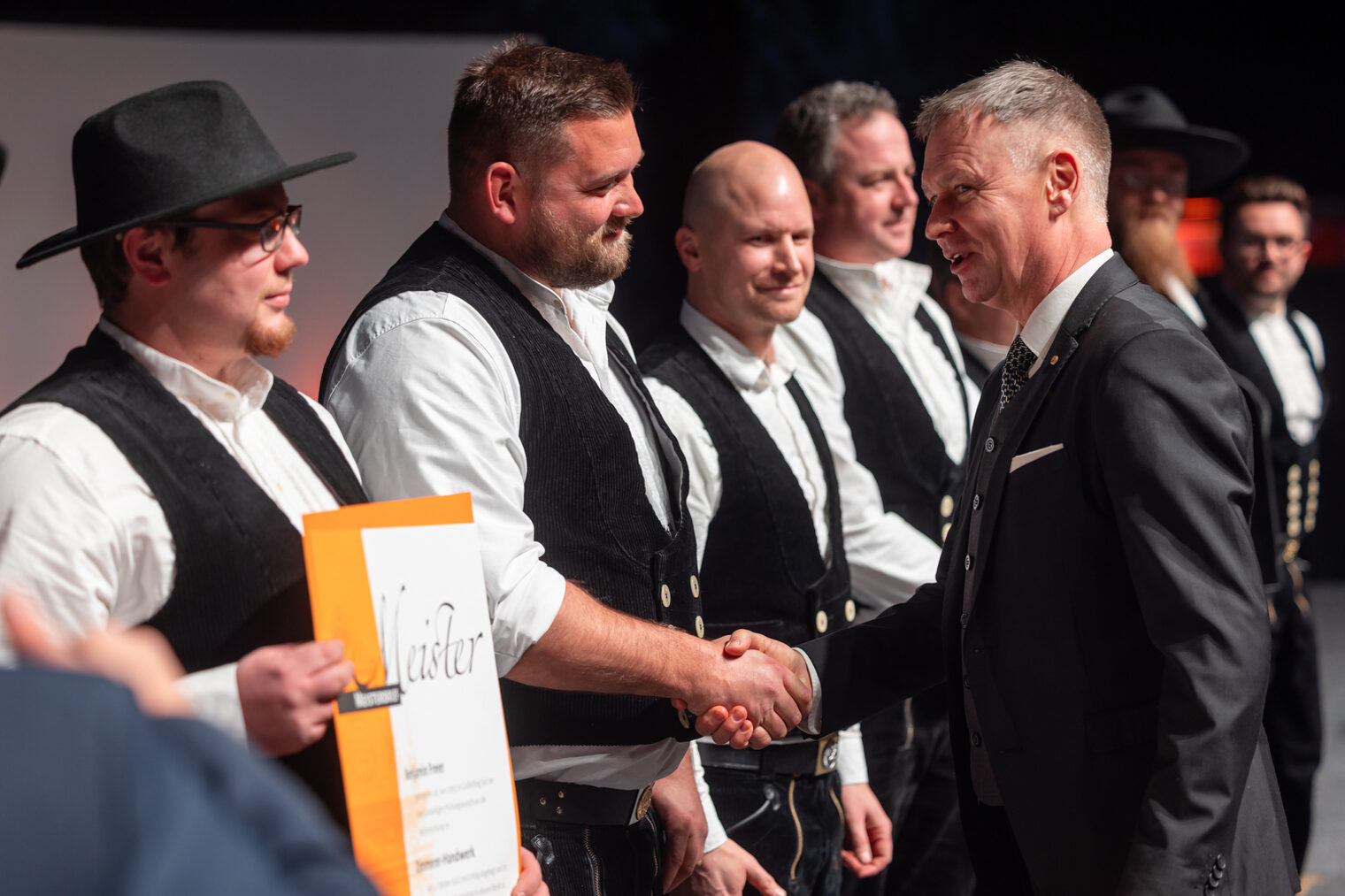 277 Jungmeisterinnen und Jungmeister im Handwerk ausgezeichnet - Meisterfeier 2023 der Handwerkskammer Erfurt in der Messehalle 1 der Messe Erfurt am Sonnabend, 11. Februar 2023 Meisterfeier der Handwerkskammer Erfurt in der Messehalle 1. Schlagwort(e): lth Handwerk