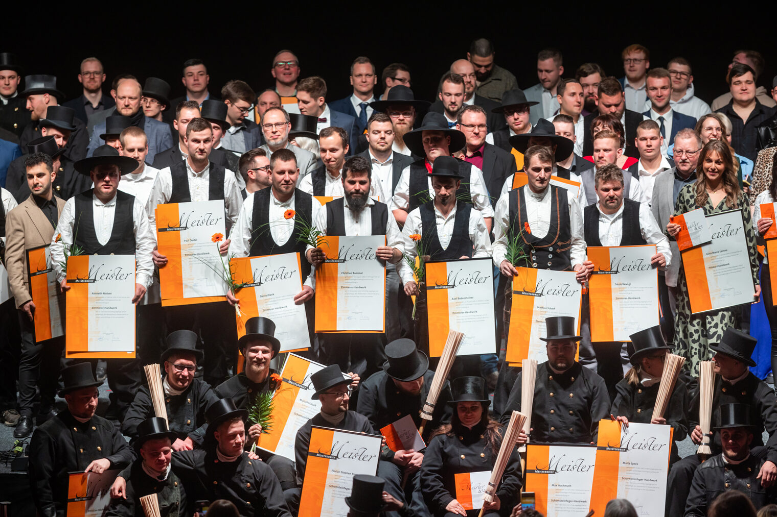 277 Jungmeisterinnen und Jungmeister im Handwerk ausgezeichnet - Meisterfeier 2023 der Handwerkskammer Erfurt in der Messehalle 1 der Messe Erfurt am Sonnabend, 11. Februar 2023 Meisterfeier der Handwerkskammer Erfurt in der Messehalle 1. Schlagwort(e): lth Handwerk