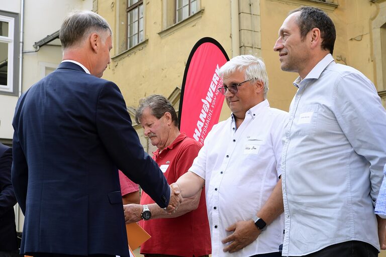 25 Jahre erfolgreich am Markt: Wir gratulieren unseren 25-jährigen Betriebsjubilaren herzlich!