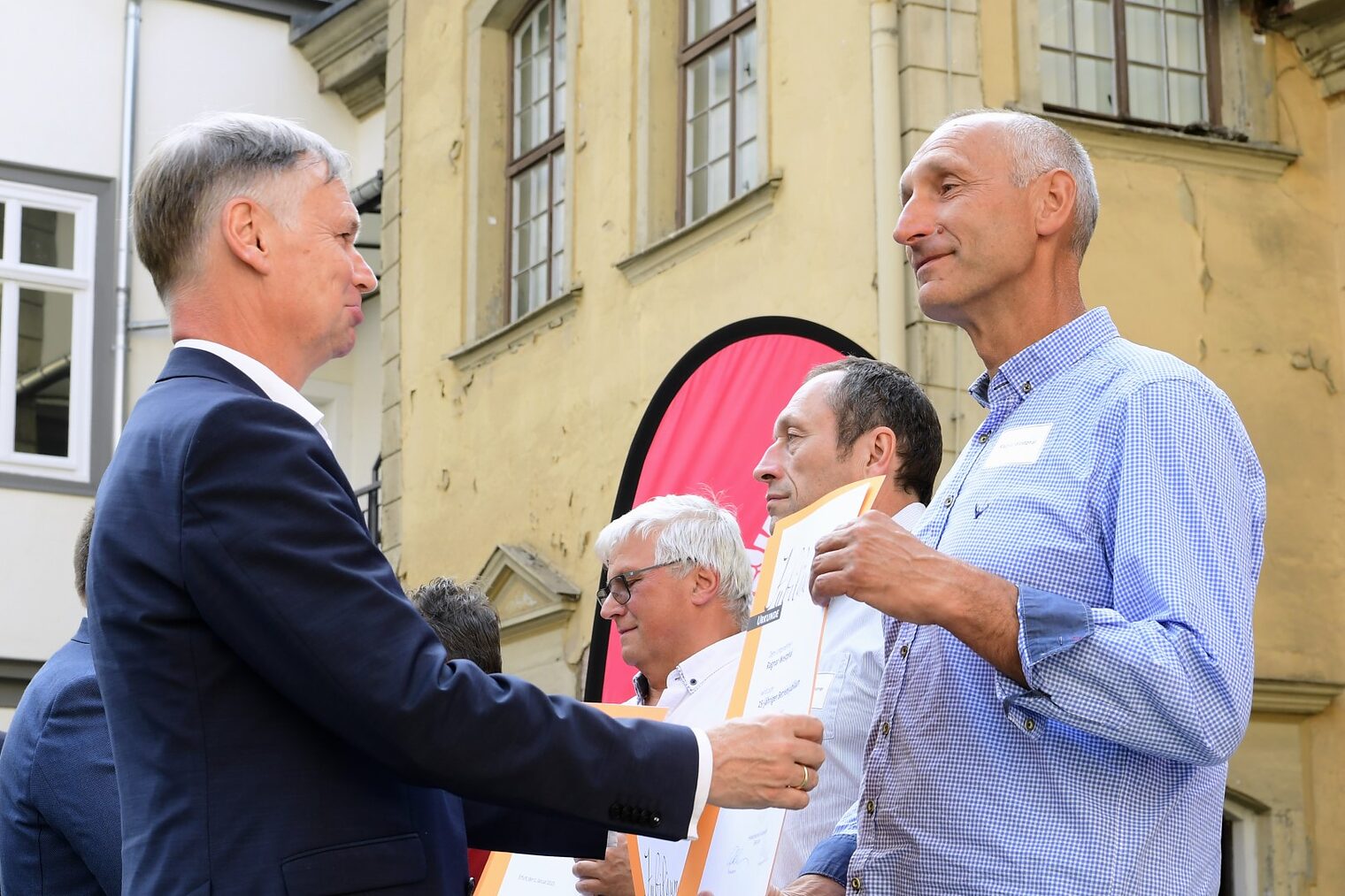 25 Jahre erfolgreich am Markt: Wir gratulieren unseren 25-jährigen Betriebsjubilaren herzlich!