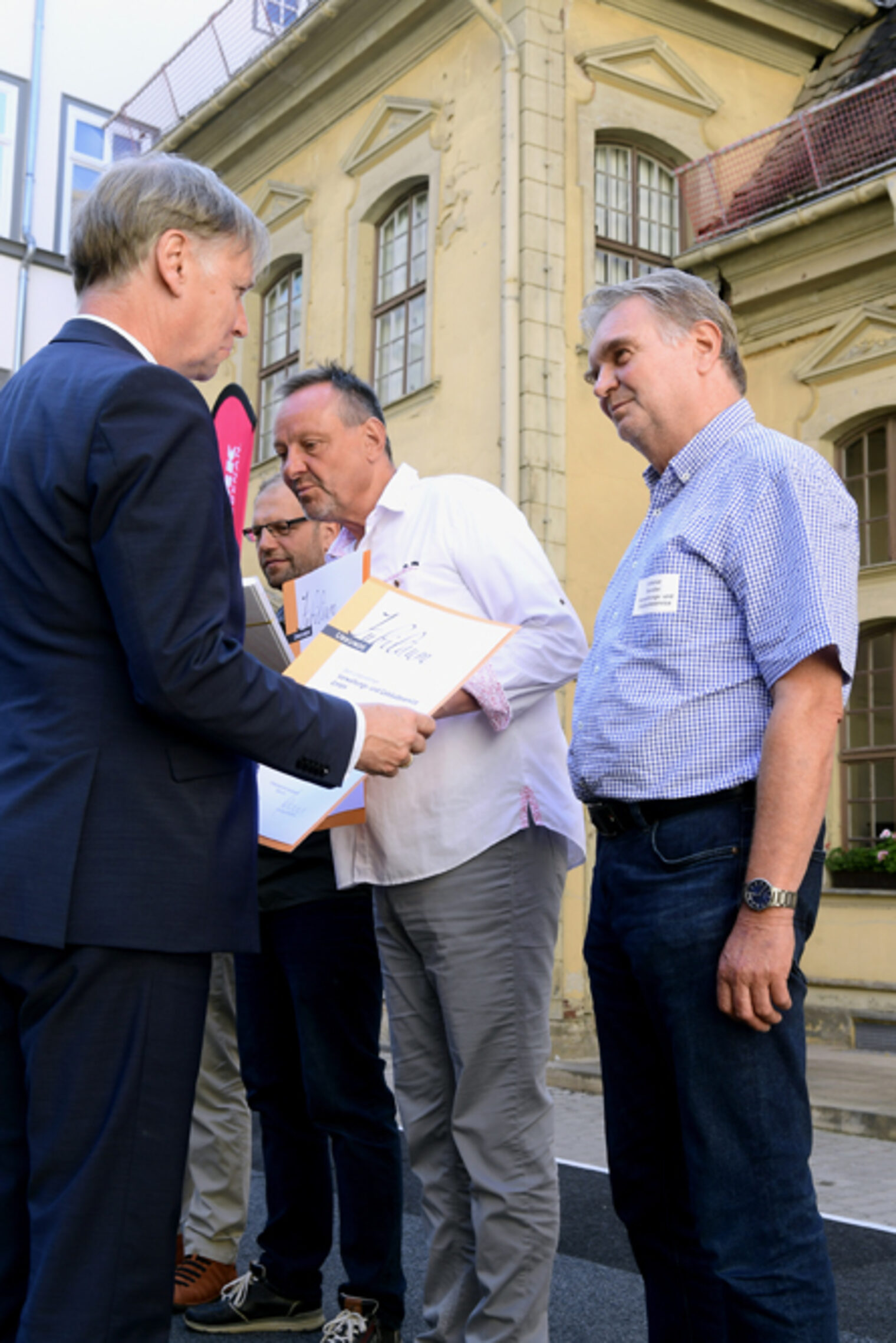25-jähriges Betriebsjubiläum 2024: Handwerkskammer Erfurt zeichnet Betriebe mit 25-jähriger Geschichte aus. Ein Vierteljahrhundert erstklassige Handwerksarbeit: Herzlichen Glückwunsch zu 25 erfolgreichen Betriebsjahren!